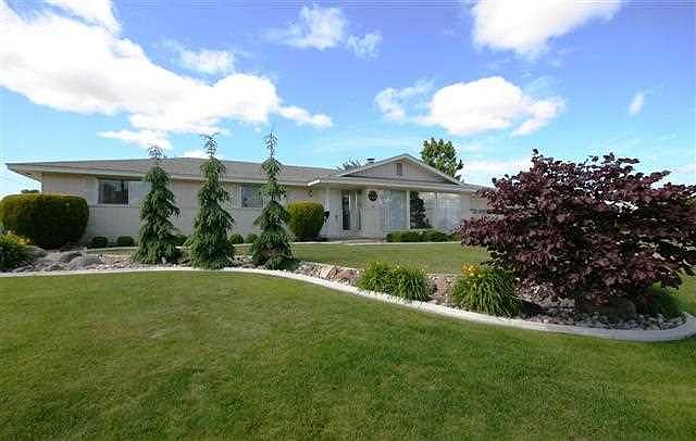 1st image of 2823 W Klamath Ave