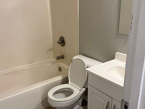 3rd image of 750 Demaret Dr APT 3