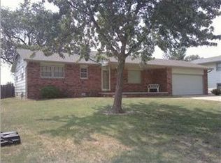 1443 N Glenhurst St, Wichita, KS 67212