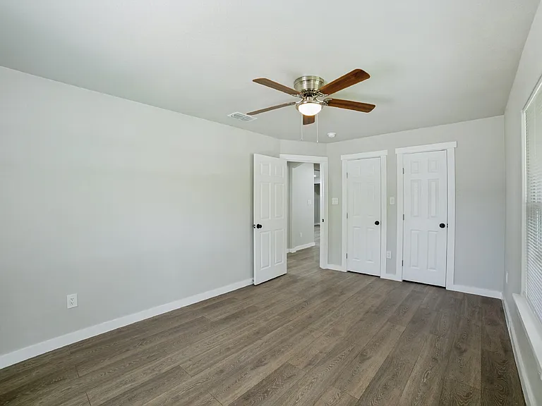 703 W Rosewood Ave — Photo 18