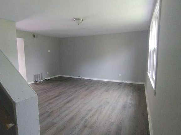5th image of 101-111 Blackmore St #107