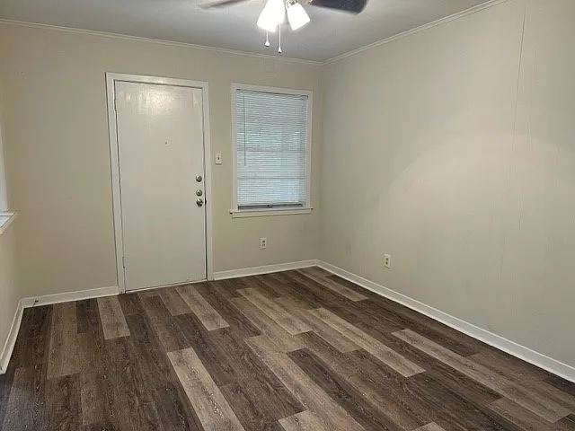 230 Laurel St — Photo 8