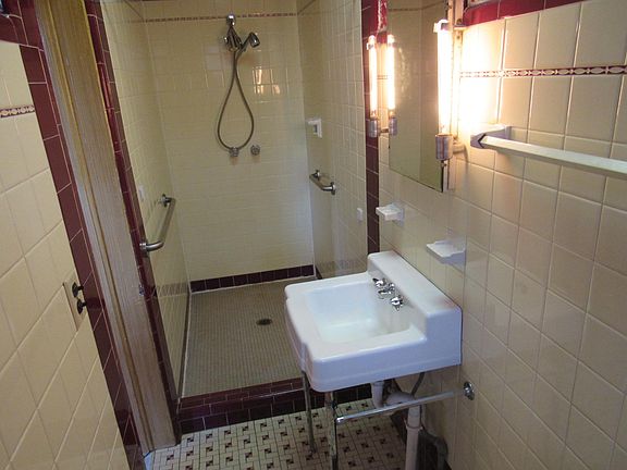 5th image of 512 Harrison St #1