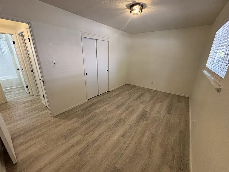 4091 Greenwood Rd #1 — Photo 6