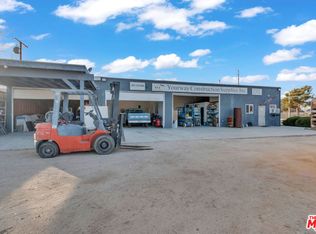 38755 6th St E, Palmdale, CA 93550