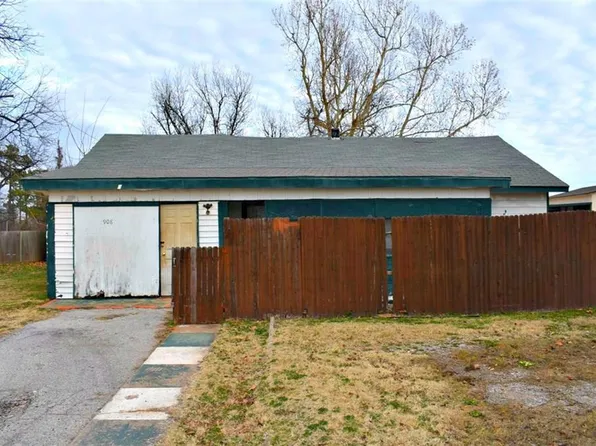 908 S 4th St, Marlow, OK 73055
