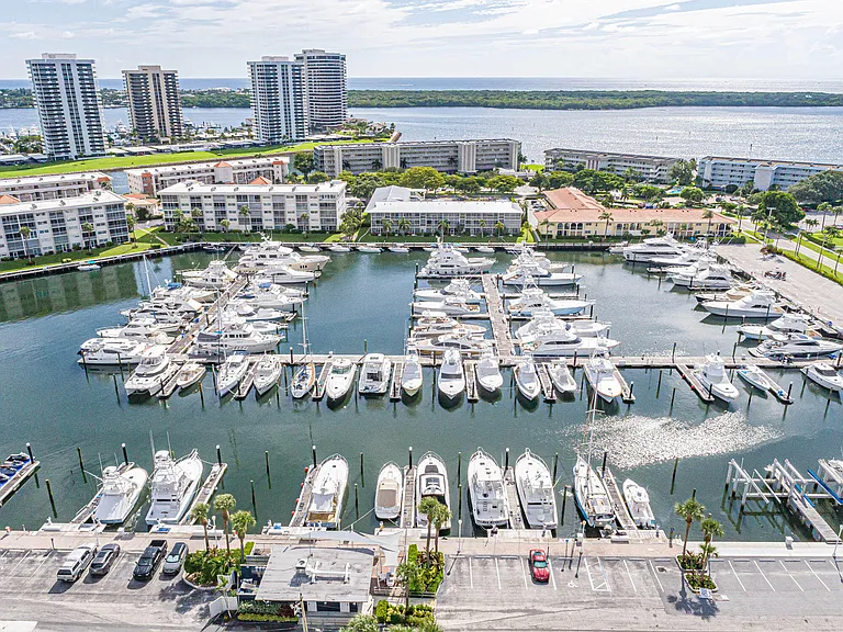 37 Yacht Club Dr #310 — Photo 45