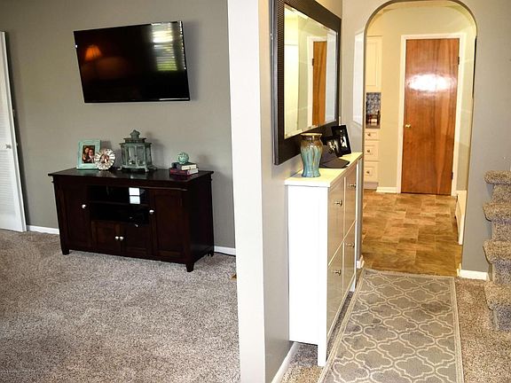 5th image of 15294 Chetwyn Dr