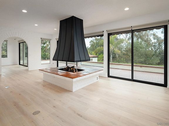 3rd image of 5406 Las Palomas