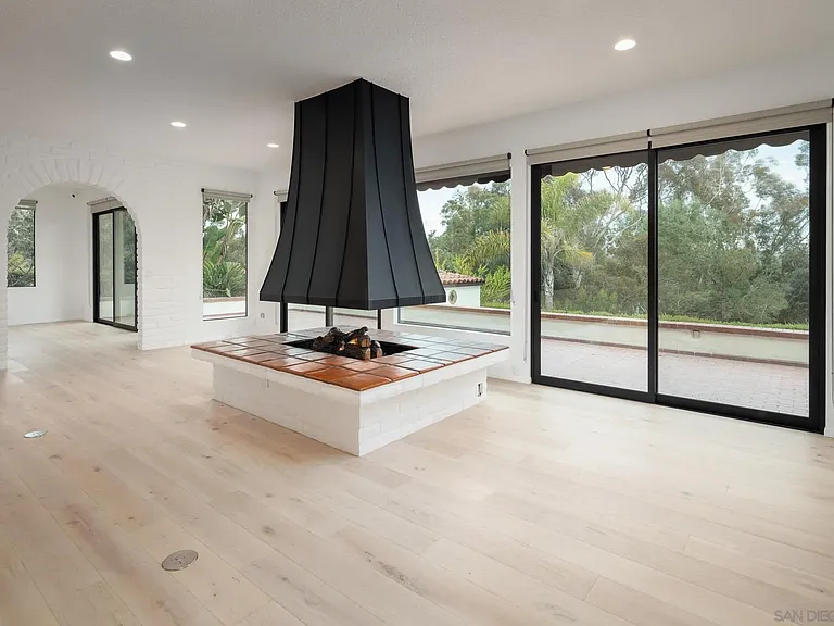 5406 Las Palomas — Photo 3