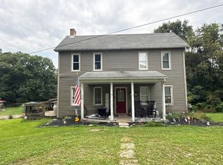 46 Chapel Hill Rd, Claysville, PA 15323