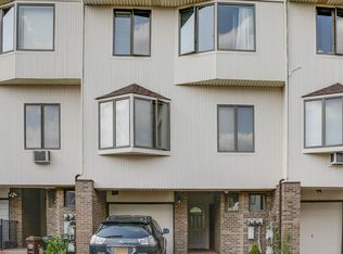 120-21 Riviera Ct #5B, College Point, NY 11356