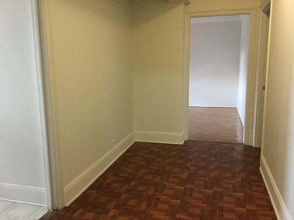 2nd image of 1 Club Dr APT 5HR