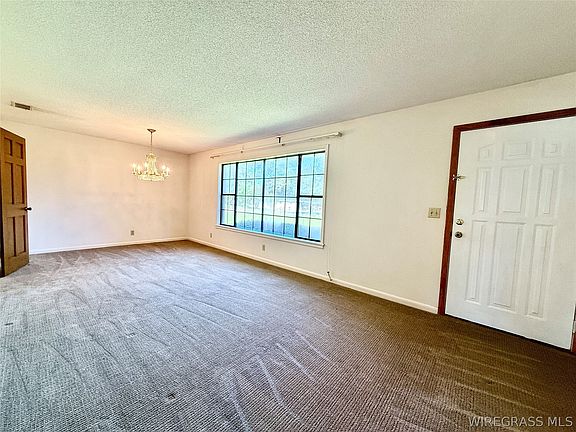 3rd image of 613 W Spring Ave