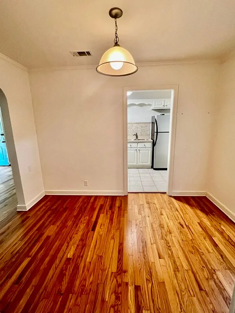 Cottage Style 3/2 in Dauphin Acres — Photo 4