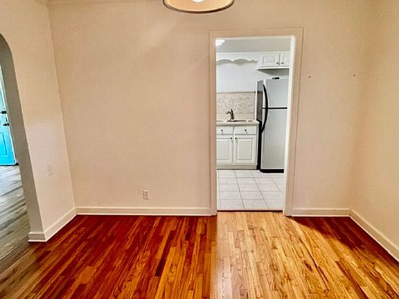 4th image of 107 Esplanade Ave