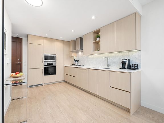 4th image of 89 Nelson St #2711