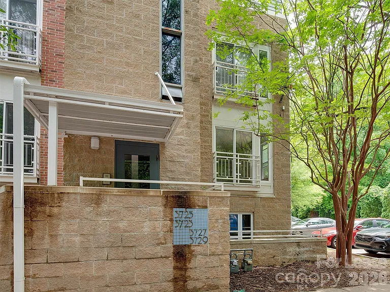 3729 Picasso Ct — Photo 2