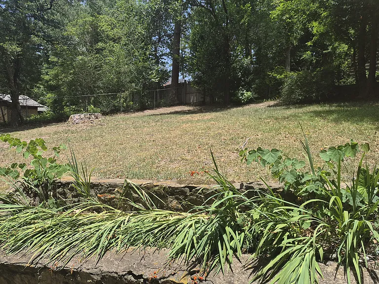 2512 Sheryl Ln — Photo 24