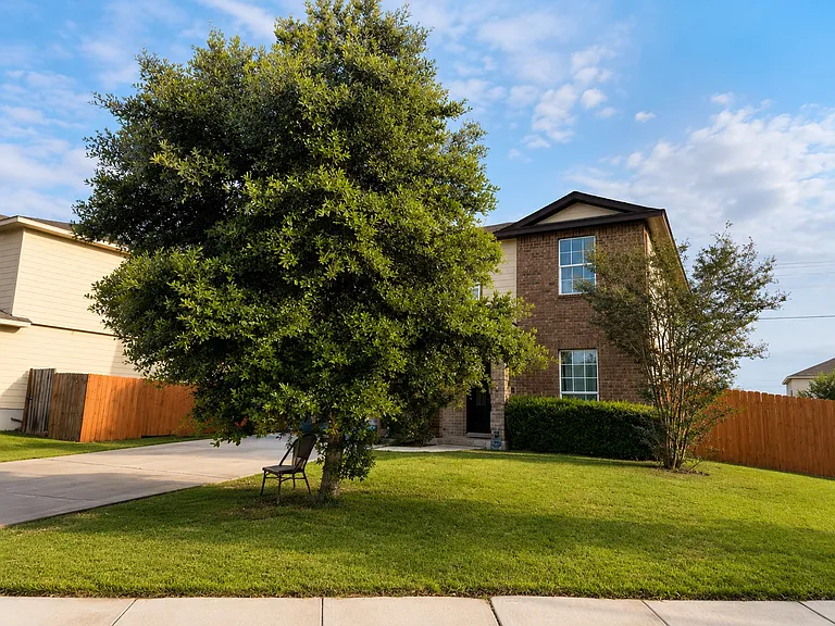 109 Arcadia Pl — Photo 2
