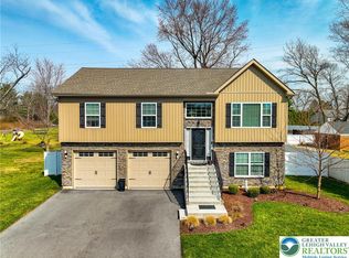 1031 Decatur St, Bethlehem, PA 18017
