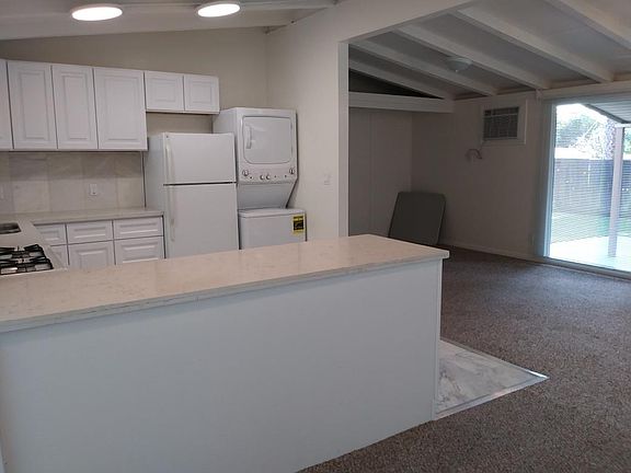 5th image of 10270 Stern Ave