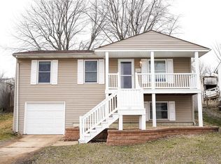 2569 Weymouth Dr, High Ridge, MO 63049