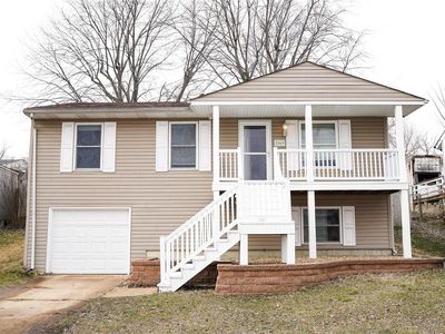 2569 Weymouth Dr, High Ridge, MO, 63049