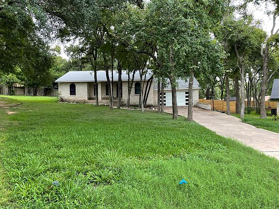 2nd image of 404 Deerfoot Cir