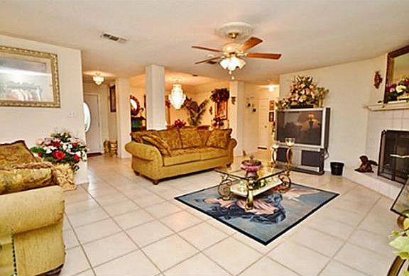 3rd image of 1022 River Oak Dr