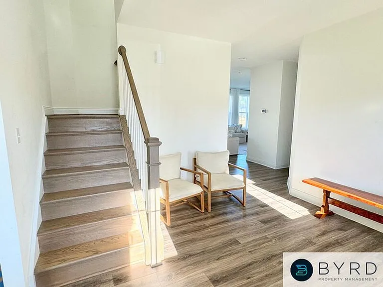 16618 Broadmoor Rd — Photo 6