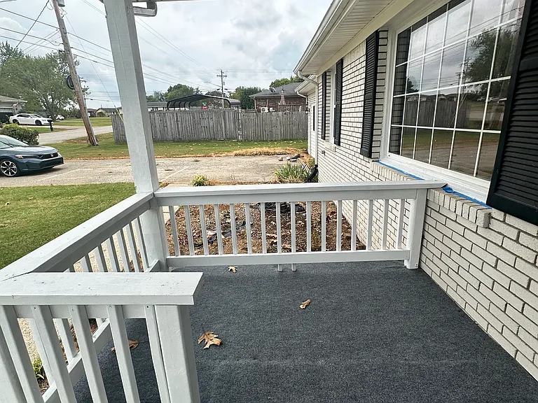 802 Oak Hurst Dr — Photo 2