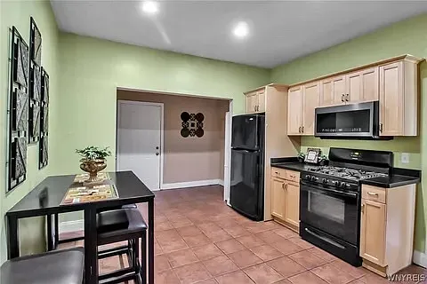5302 Broadway St — Photo 3