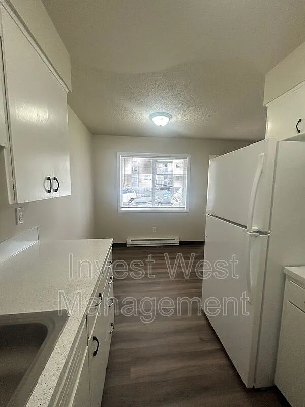 2 bed, 1.0 bath, 720 sqft, $1,295 — Photo 4