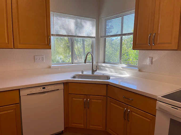 210 Dorada Ct — Photo 2