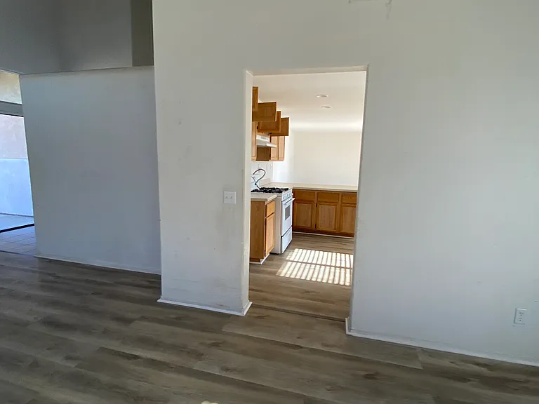14243 Palm Ct — Photo 16