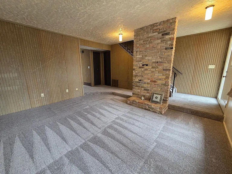 1165 Edgewood Dr — Photo 24