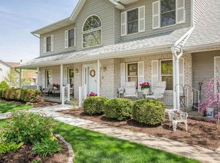 4323 Stone Haven Dr, Bettendorf, IA