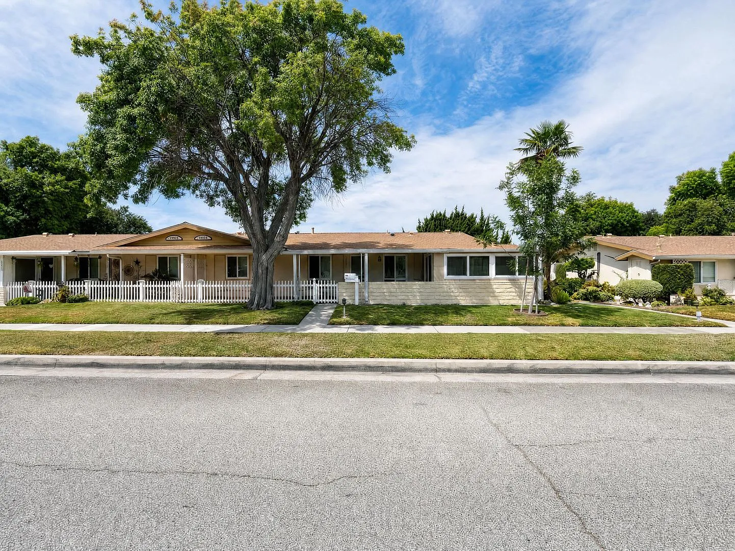 Charming 2-Bedroom Single-Story Home in Friendly Valley 55+ Community! — Photo 3