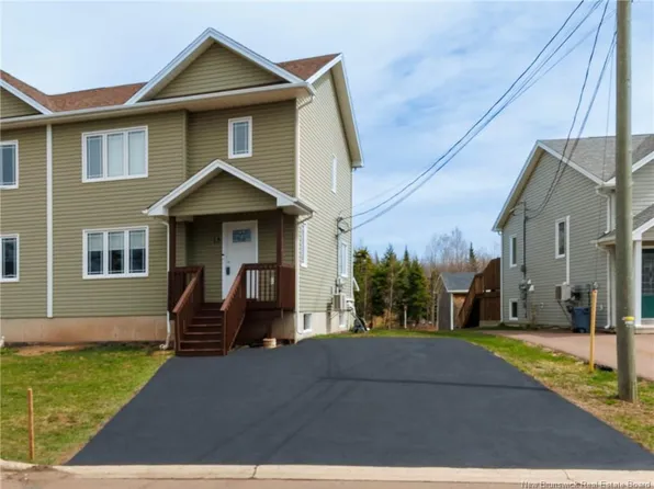 15 Janick Ct, Moncton, NB E1A 9L6