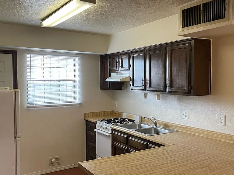 5307 Granite Ave NE #4 — Photo 3