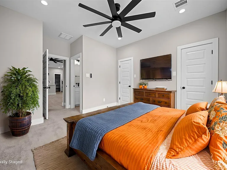 929 Green Meadow Ln #B — Photo 18