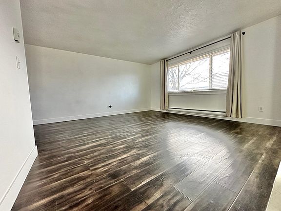 5th image of 1920 Syringa St