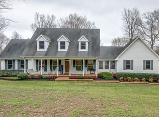 1250 N Charlotte St, Dickson, TN 37055