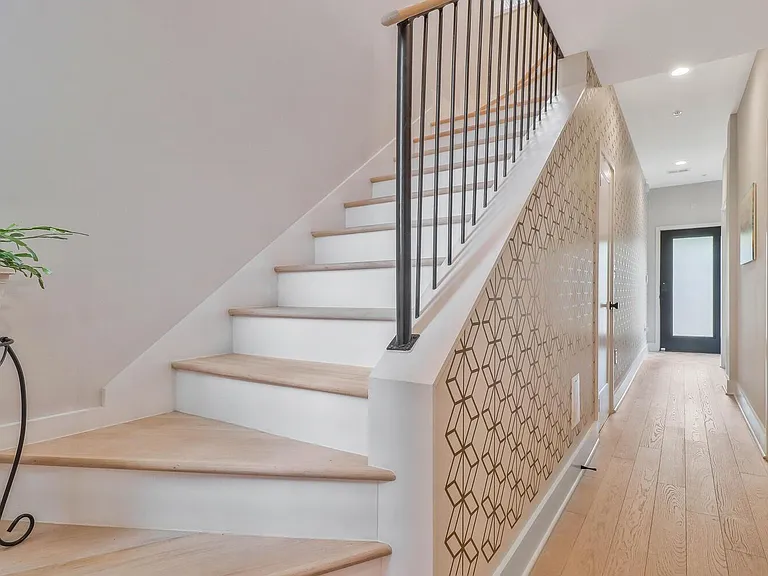 1151 Oates St NE #2 — Photo 9