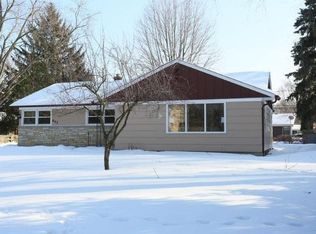 841 W Riverview Dr, Glendale, WI 53209