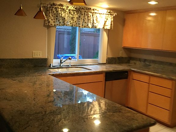 4th image of 1092 Helix Village Dr