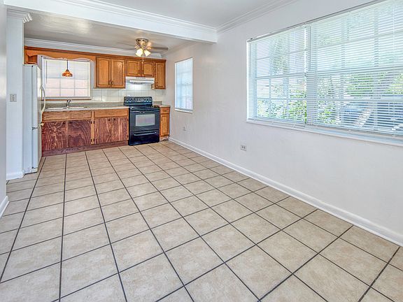 2nd image of 423 S F St APT 1
