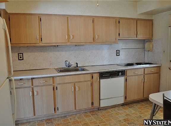 5th image of 869 Gina Ct