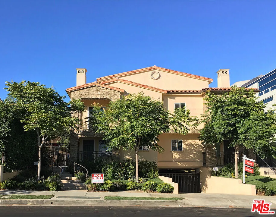 3 bed, 3.0 bath, 1554 sqft, $6,500 — Photo 2